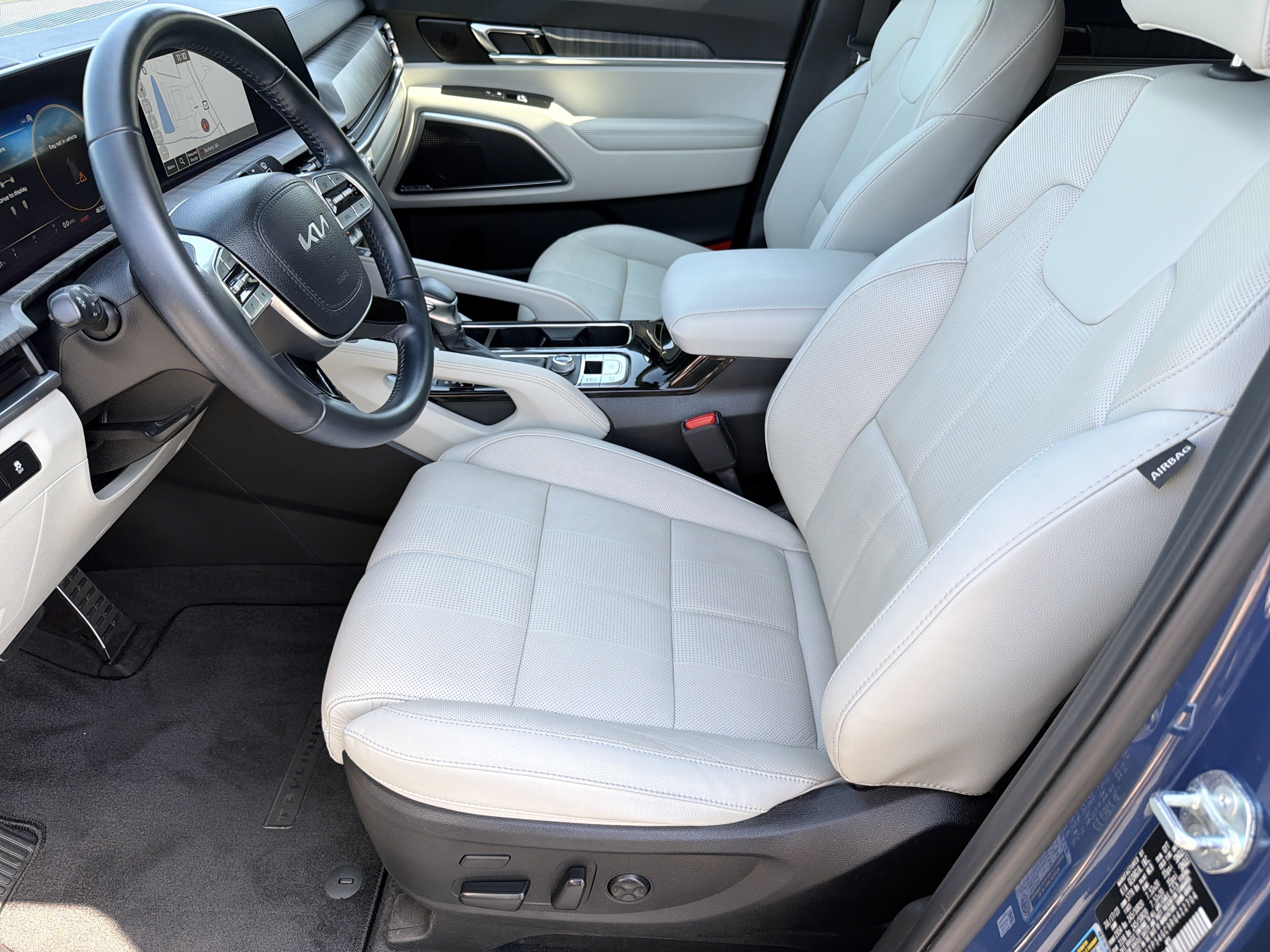 Used 2024 Kia Telluride SX FWD image 2