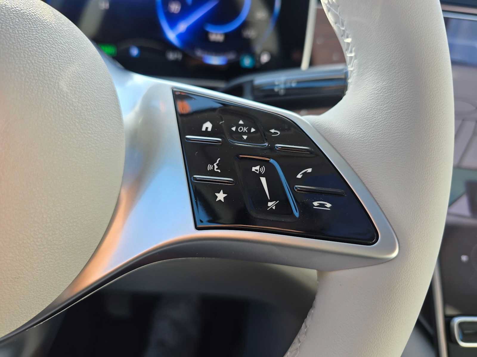 New 2027 Mercedes-Benz EQE 320 4MATIC SUV image 30
