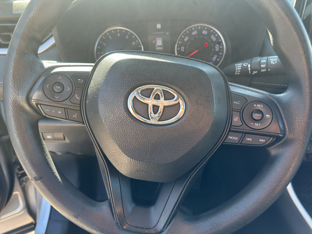 Used 2022 Toyota RAV4 XLE FWD image 18