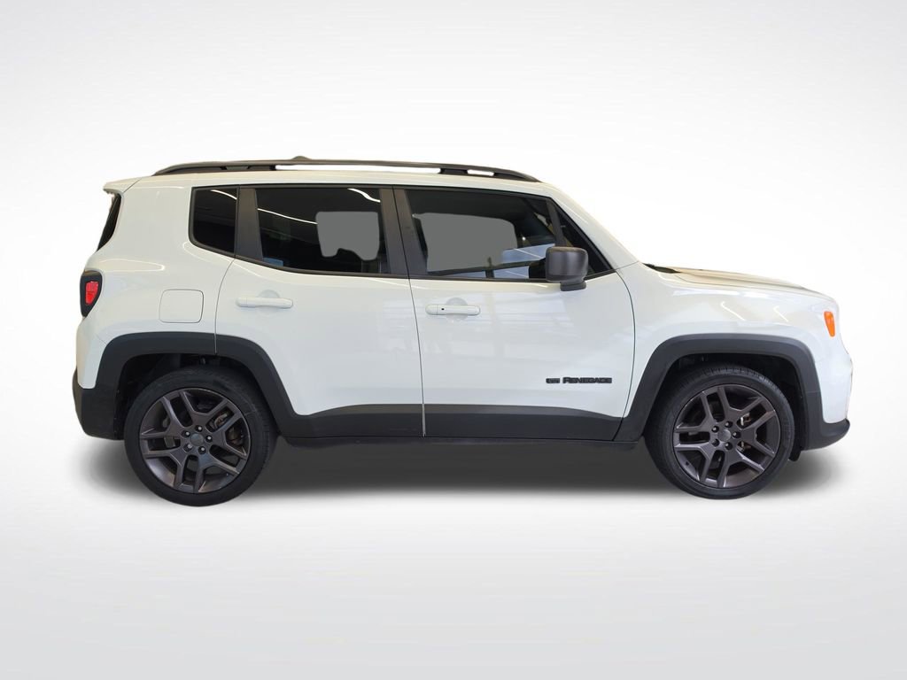 Used 2021 Jeep Renegade Latitude w/ Sun & Sound Group FWD image 8