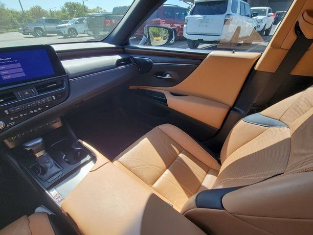 Used 2023 Lexus ES 350 Ultra Luxury w/ Accessory Package (Z1) image 3