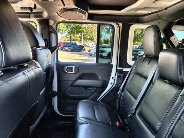 Used 2023 Jeep Wrangler Unlimited Sahara AWD/4WD image 14