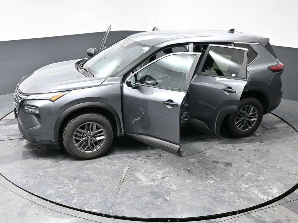 Used 2024 Nissan Rogue S image 67