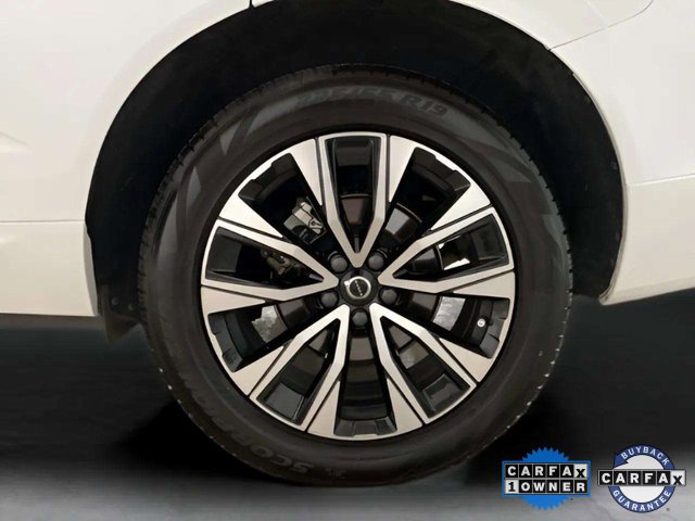 Used 2025 Volvo XC60 B5 Plus image 30
