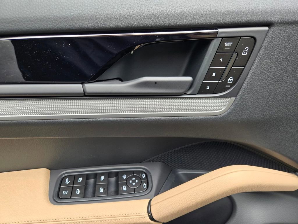 New 2026 Porsche Cayenne E-Hybrid image 21