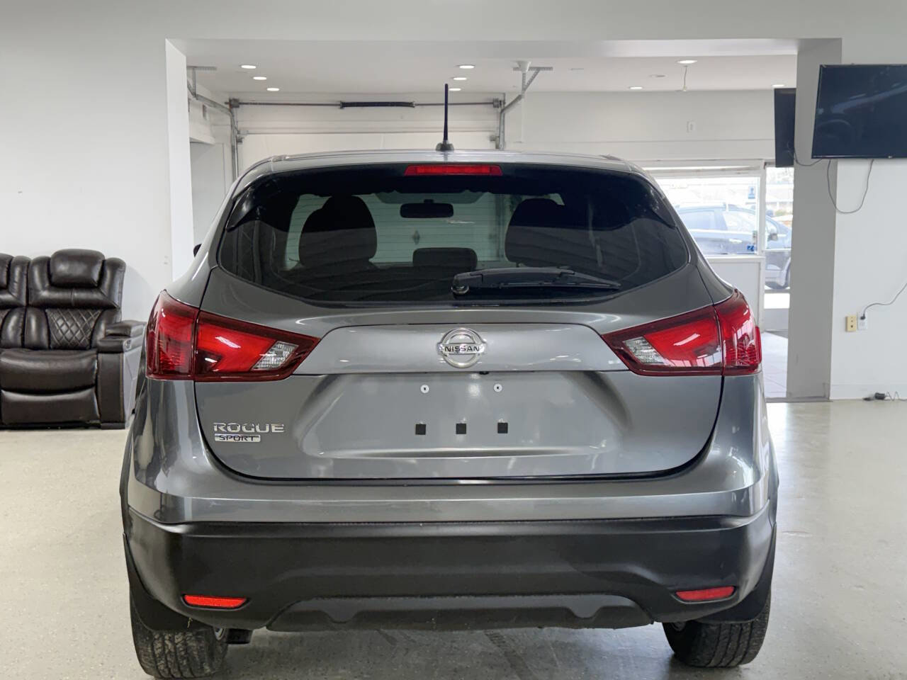 Used 2018 Nissan Rogue Sport S w/ S Appearance Package image 4
