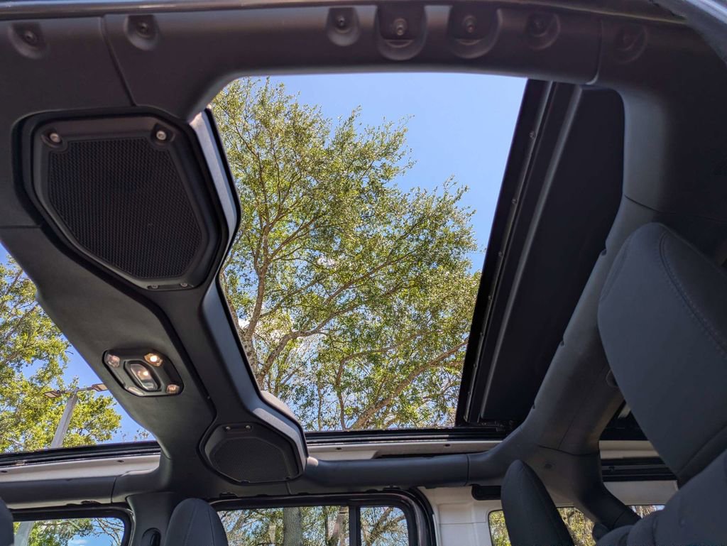Used 2021 Jeep Wrangler Unlimited Sahara AWD/4WD image 23