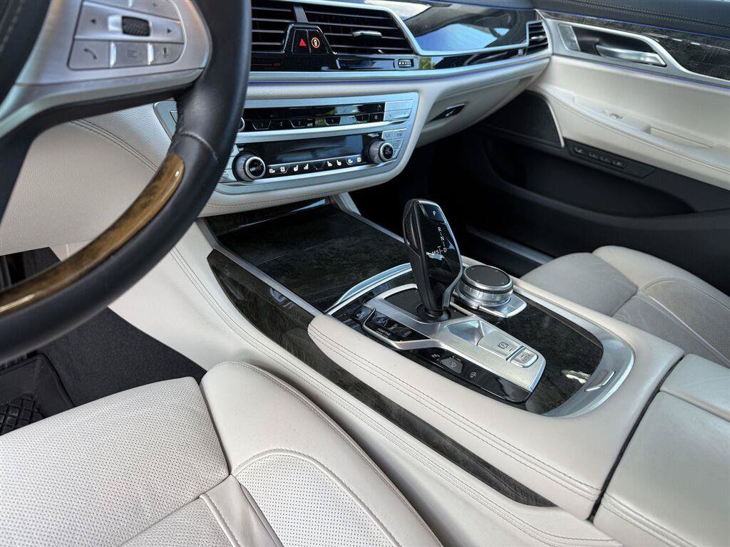 Used 2021 BMW 740i xDrive w/ Premium Package AWD/4WD image 19