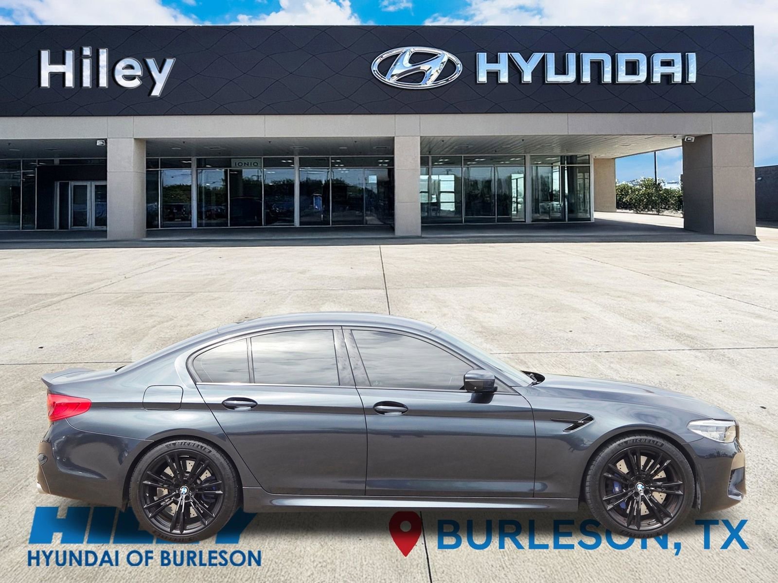 Used 2018 BMW M5 w/ Executive Package image 3