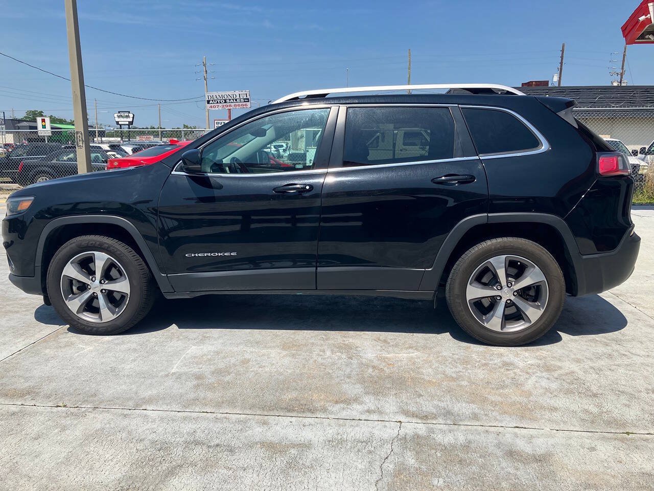 Used 2019 Jeep Cherokee Limited AWD/4WD image 3