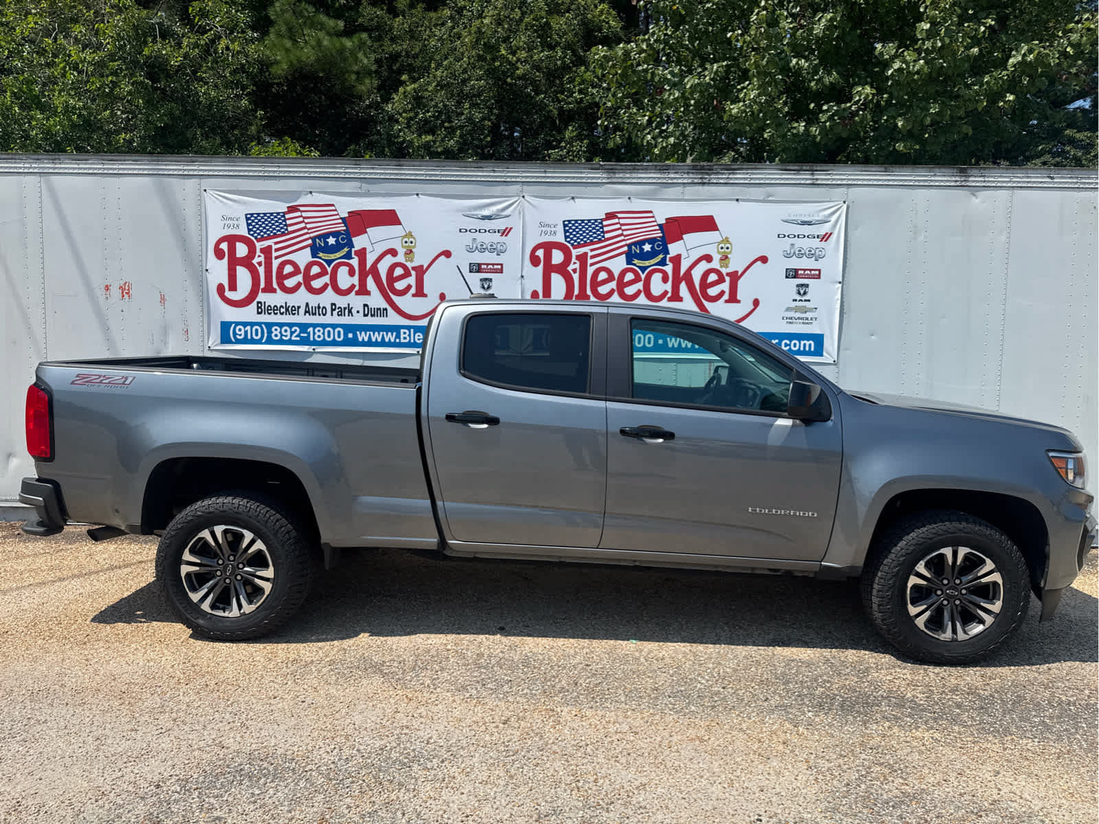 Used 2021 Chevrolet Colorado Z71 w/ Safety Package AWD/4WD image 2