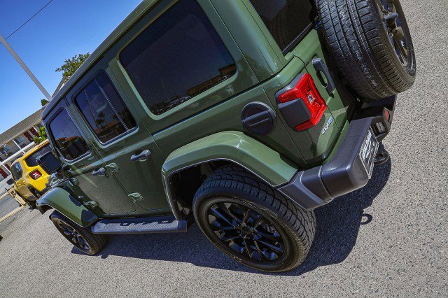 Used 2021 Jeep Wrangler Unlimited Sahara w/ Safety Group AWD/4WD image 8