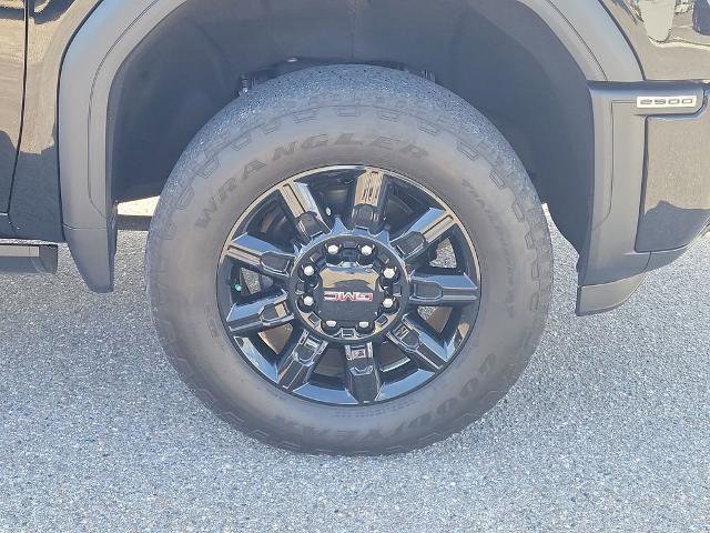 Used 2024 GMC Sierra 2500 AT4 w/ AT4 Premium Plus Package AWD/4WD image 7