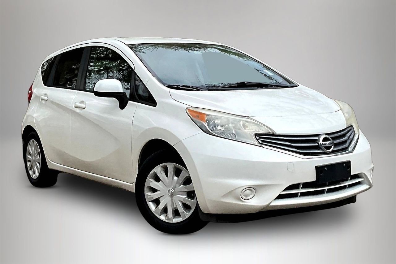 Used 2014 Nissan Versa Note SV image 2