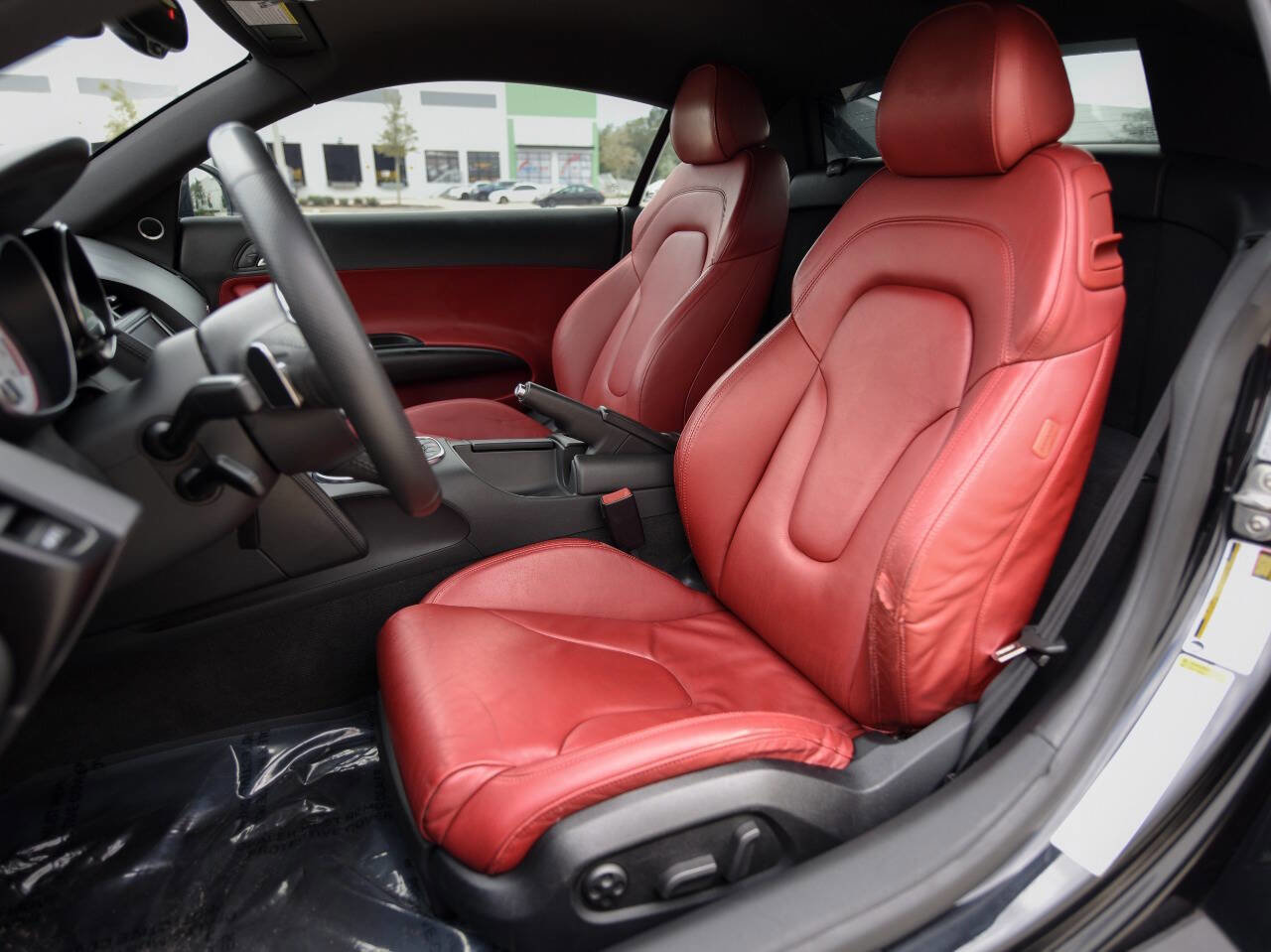 Used 2012 Audi R8 V10 w/ Enhanced Leather Pkg image 14