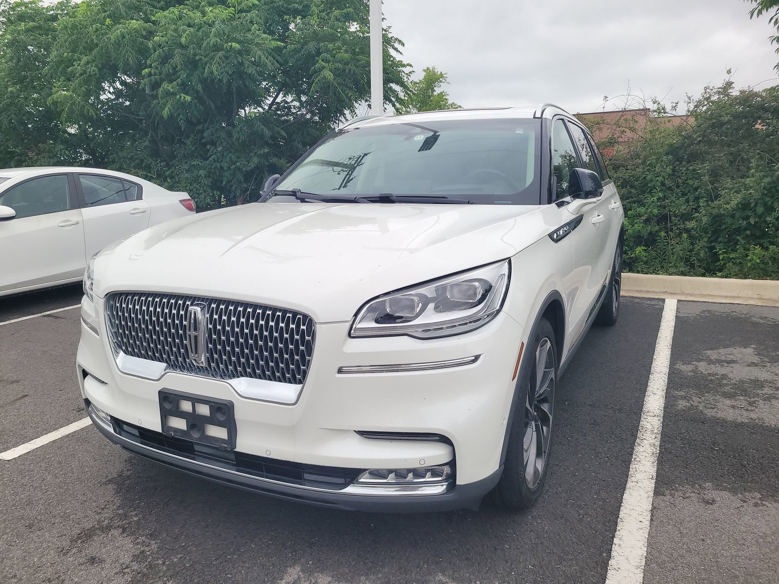 Used 2020 Lincoln Aviator Reserve w/ Equipment Group 202A AWD/4WD image 3
