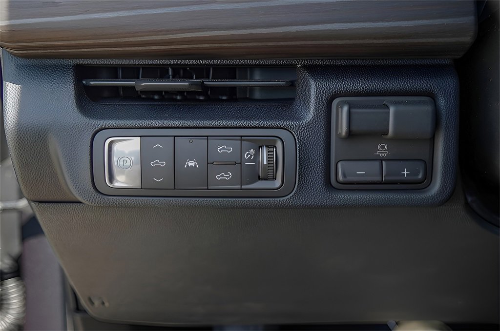 New 2025 GMC Sierra EV Denali image 28