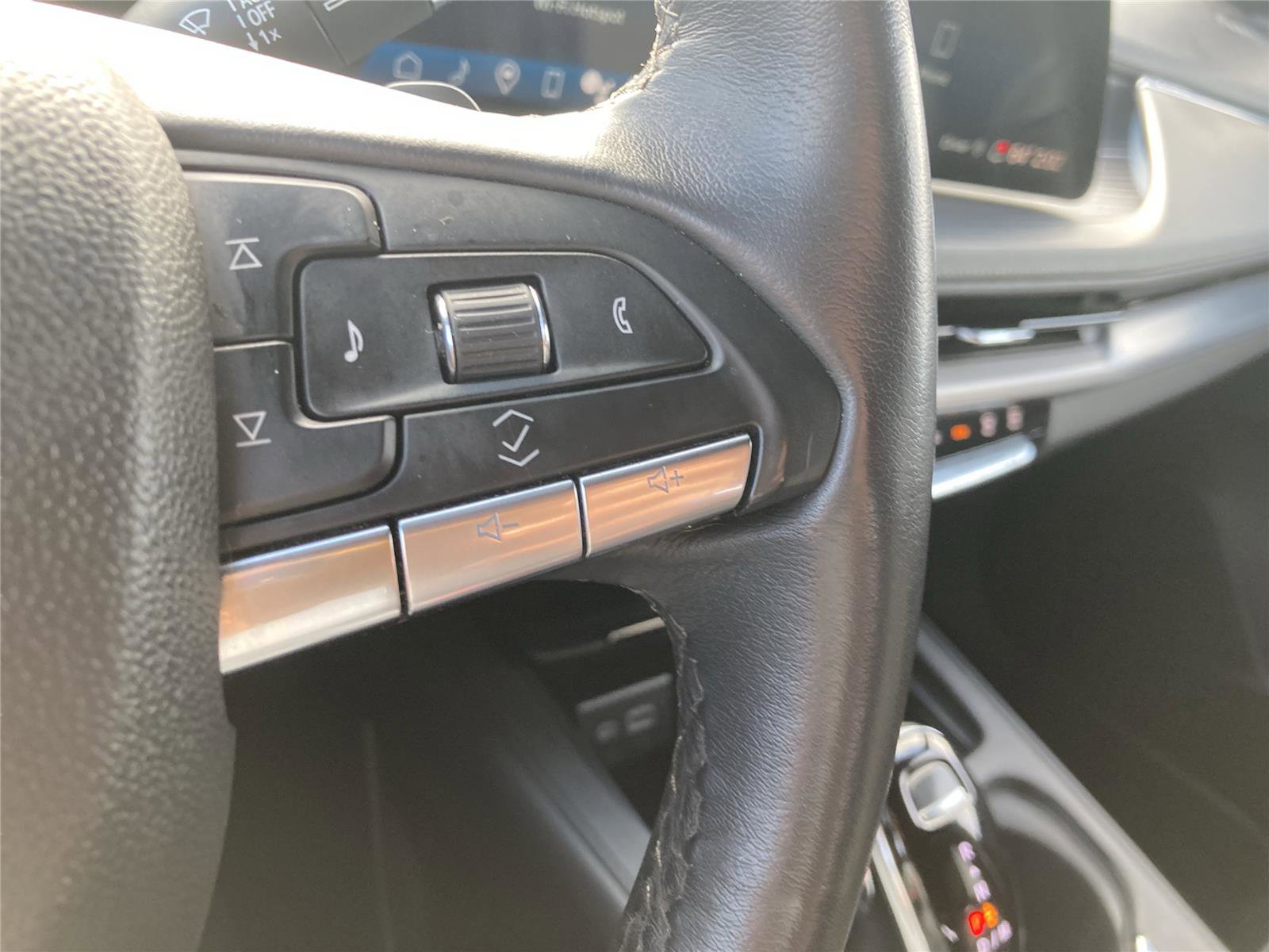 Used 2024 Cadillac XT4 Premium Luxury image 20