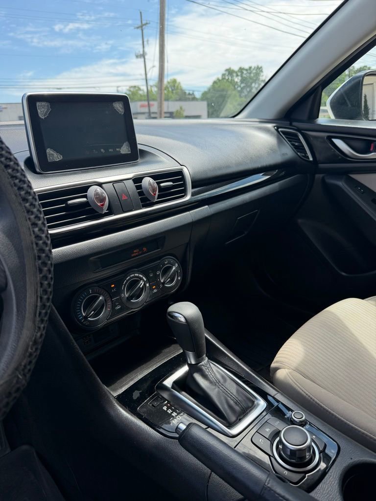 Used 2016 MAZDA MAZDA3 i Sport w/ Preferred Equipment Package image 15