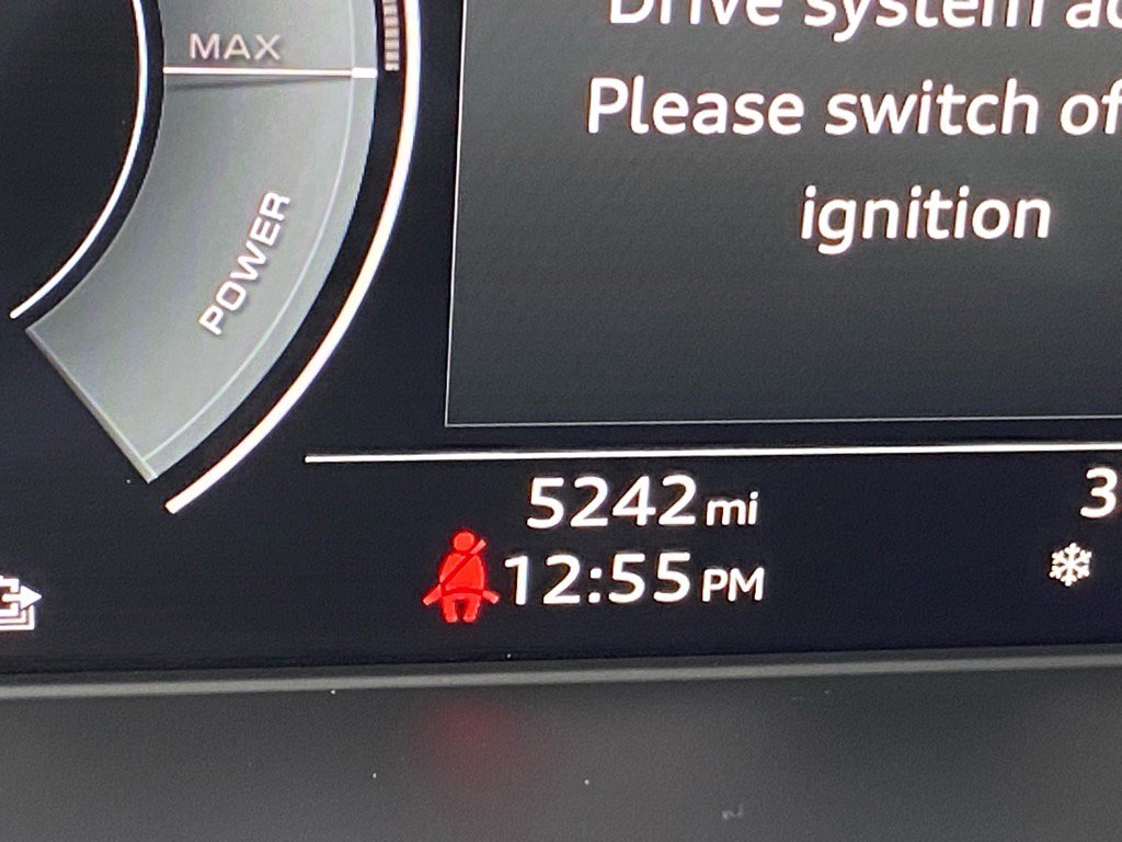 Used 2024 Audi Q5 e Premium w/ Convenience Package image 16