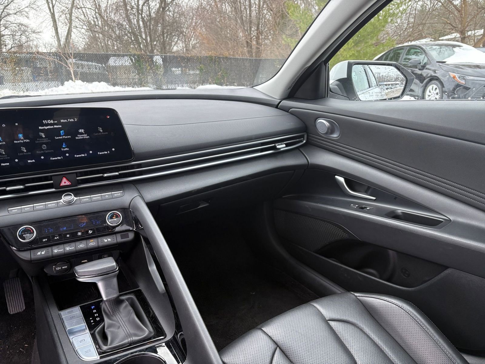 Used 2025 Hyundai Elantra Limited image 36