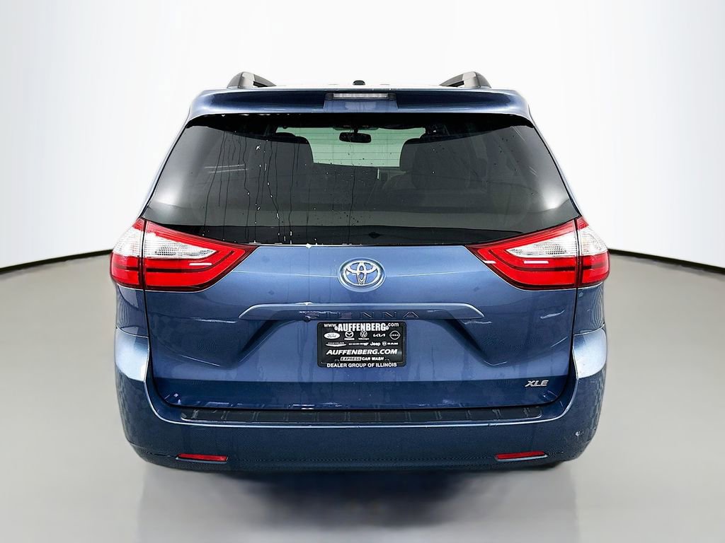 Used 2017 Toyota Sienna XLE image 6