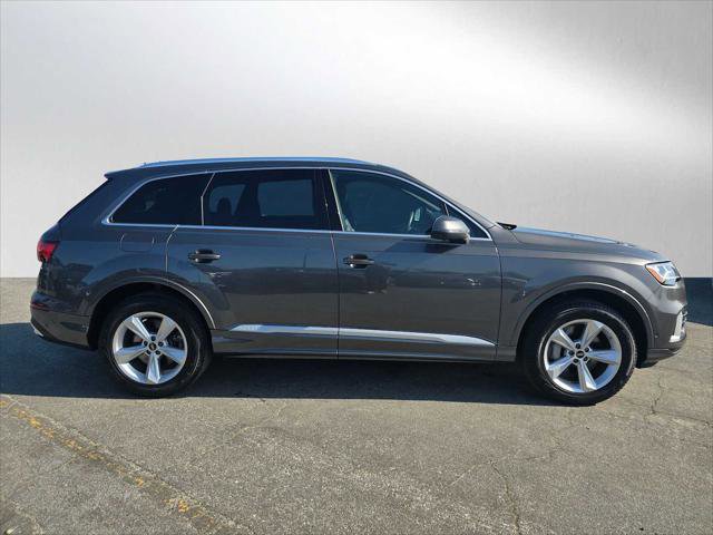 Used 2024 Audi Q7 2.0T Premium w/ Convenience Package image 2