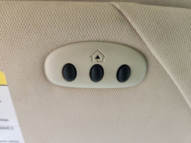 Used 2013 Lincoln MKS image 29