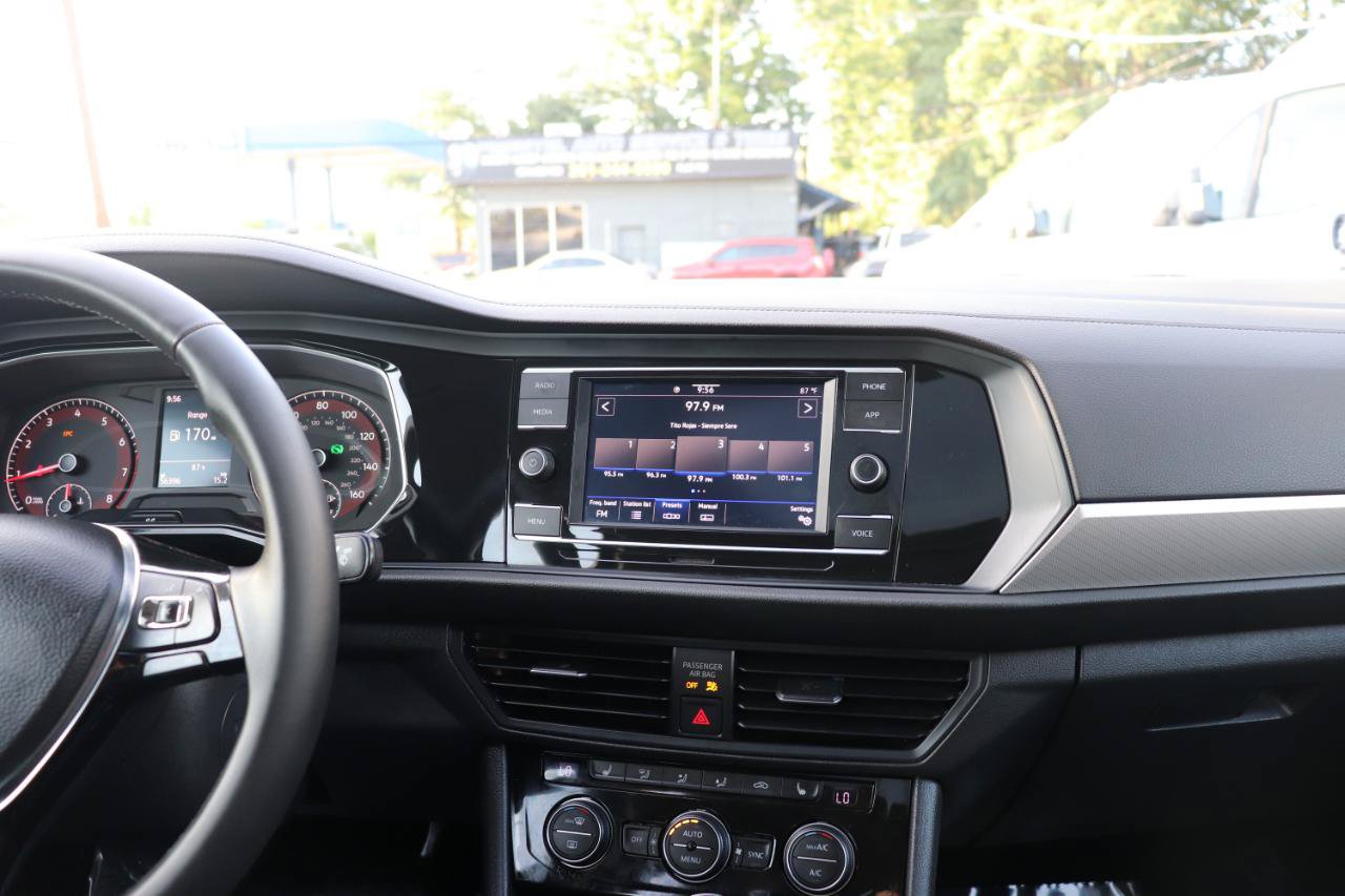Used 2020 Volkswagen Jetta SE FWD image 19