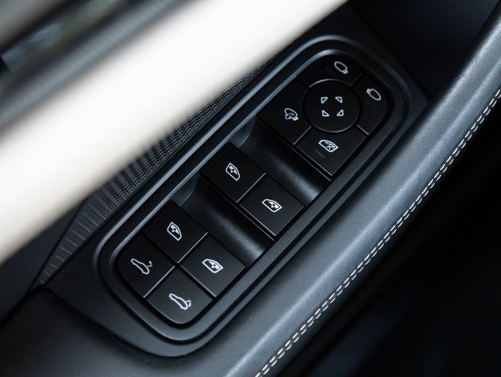 Certified 2024 Porsche Panamera 4 AWD/4WD image 20