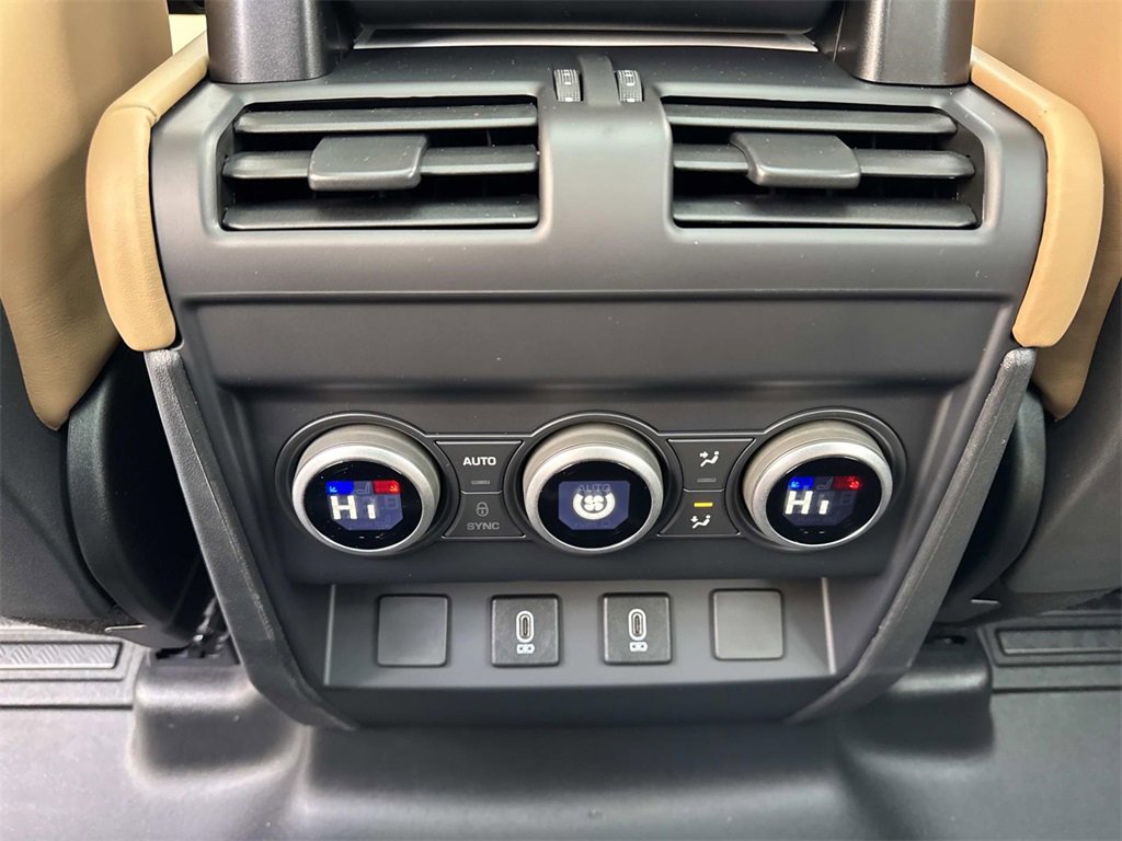 New 2026 Land Rover Defender 110 X-Dynamic SE image 15