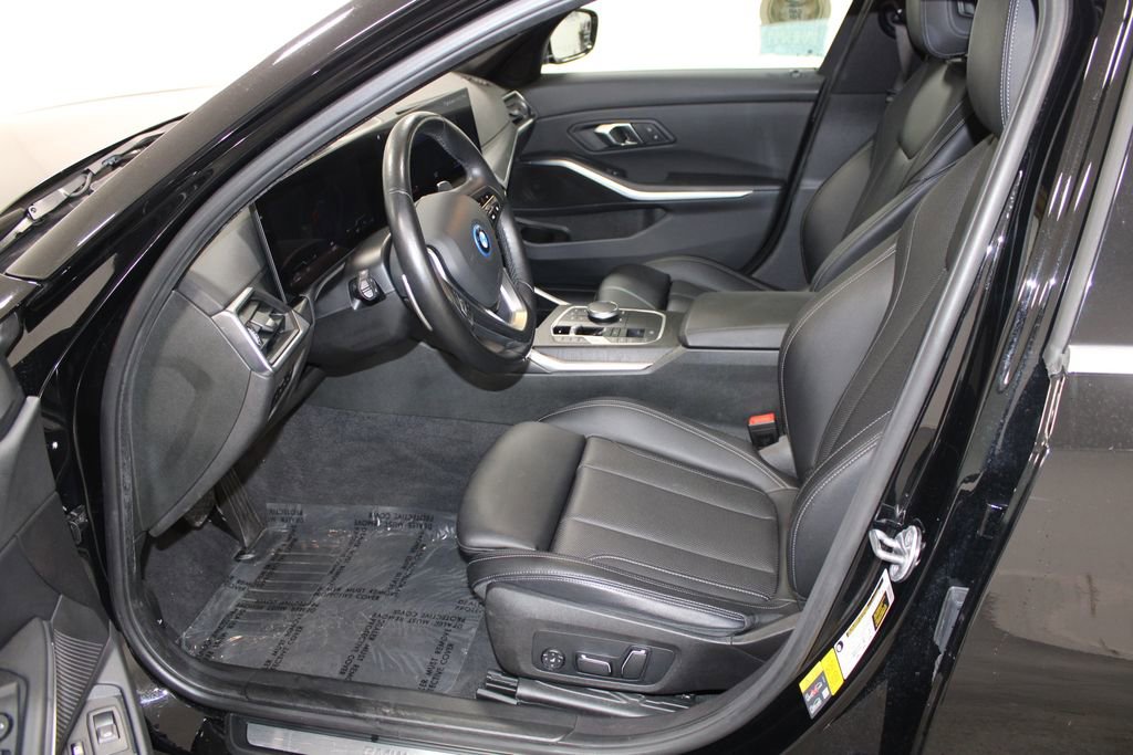 Used 2024 BMW 330e image 19