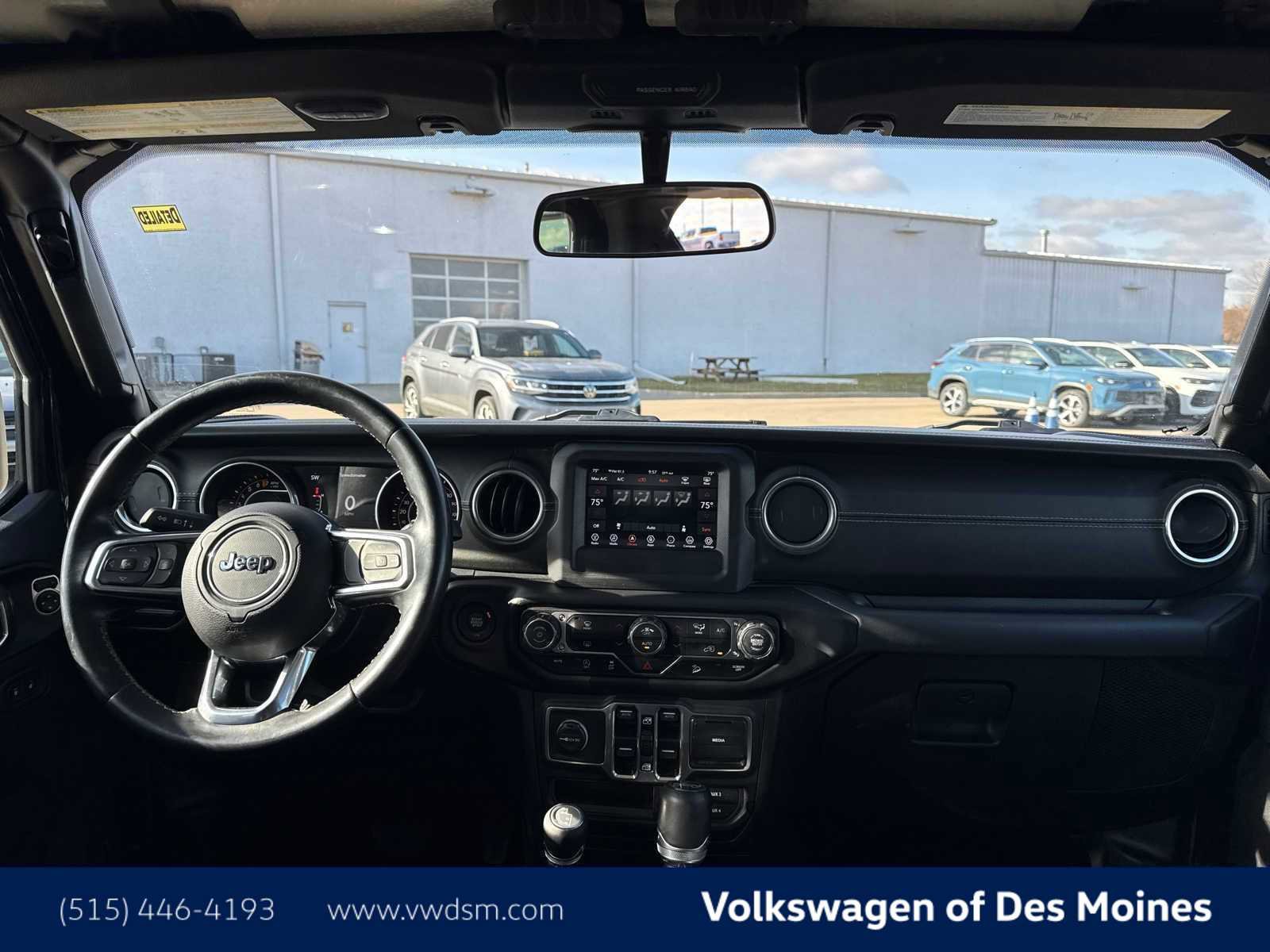 Used 2018 Jeep Wrangler Unlimited Sahara AWD/4WD image 11