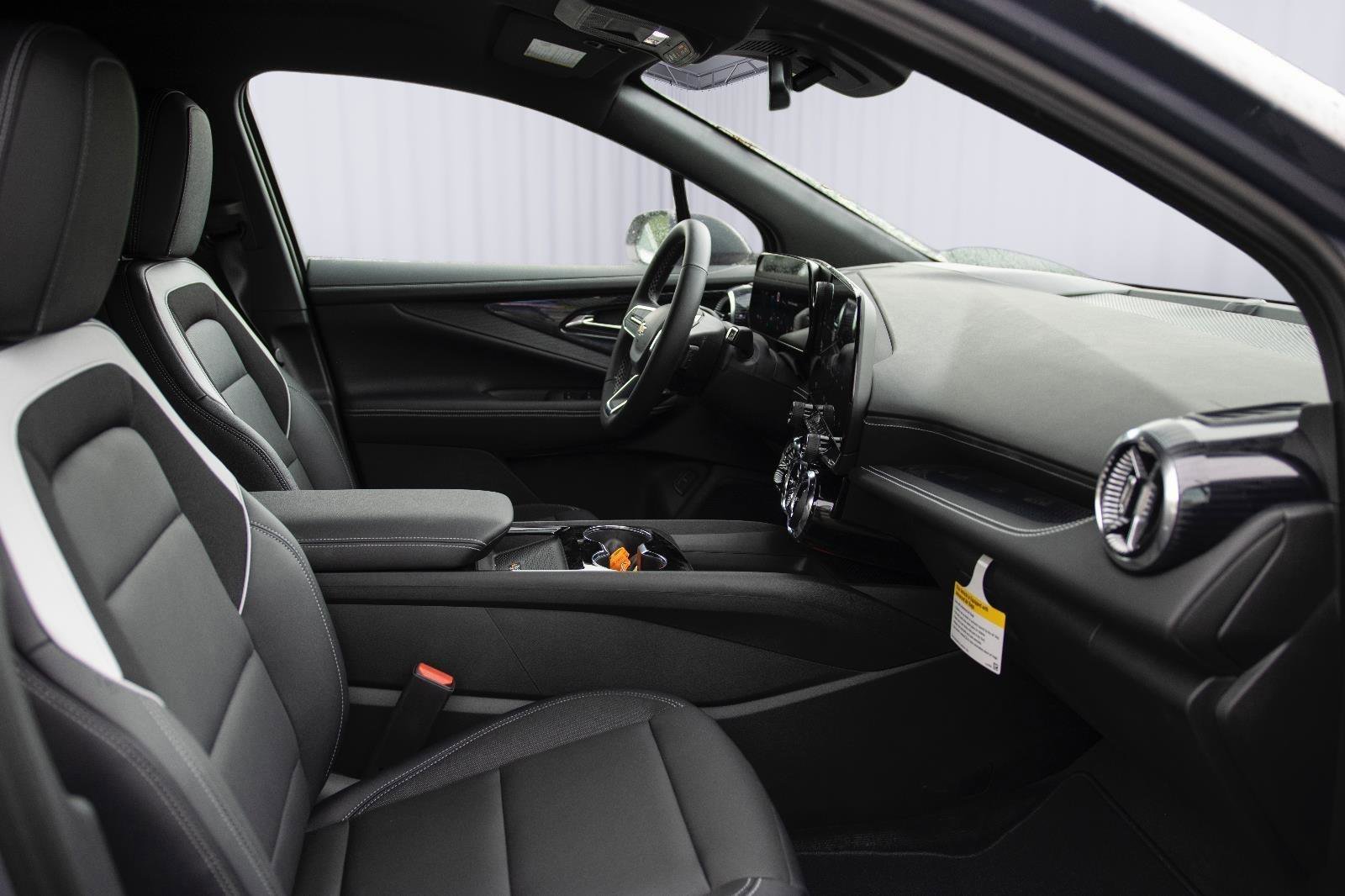 New 2025 Chevrolet Blazer EV LT image 24