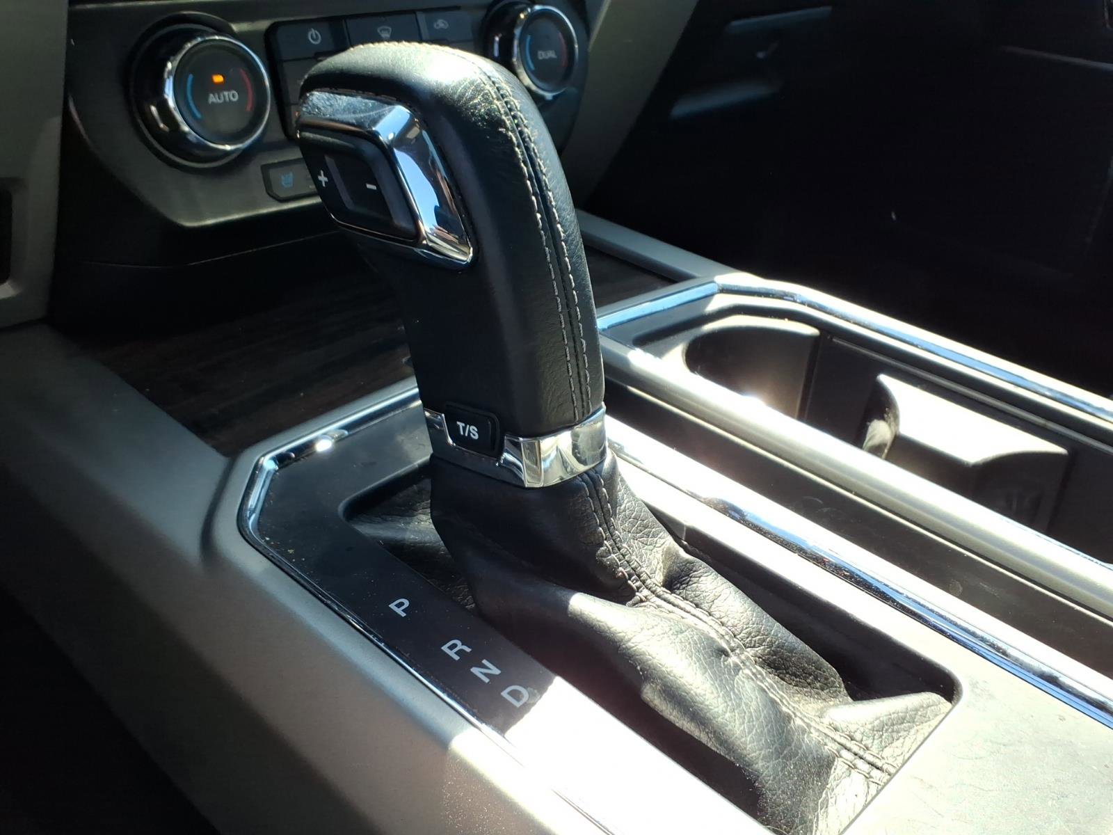 Used 2015 Ford F150 Lariat image 16