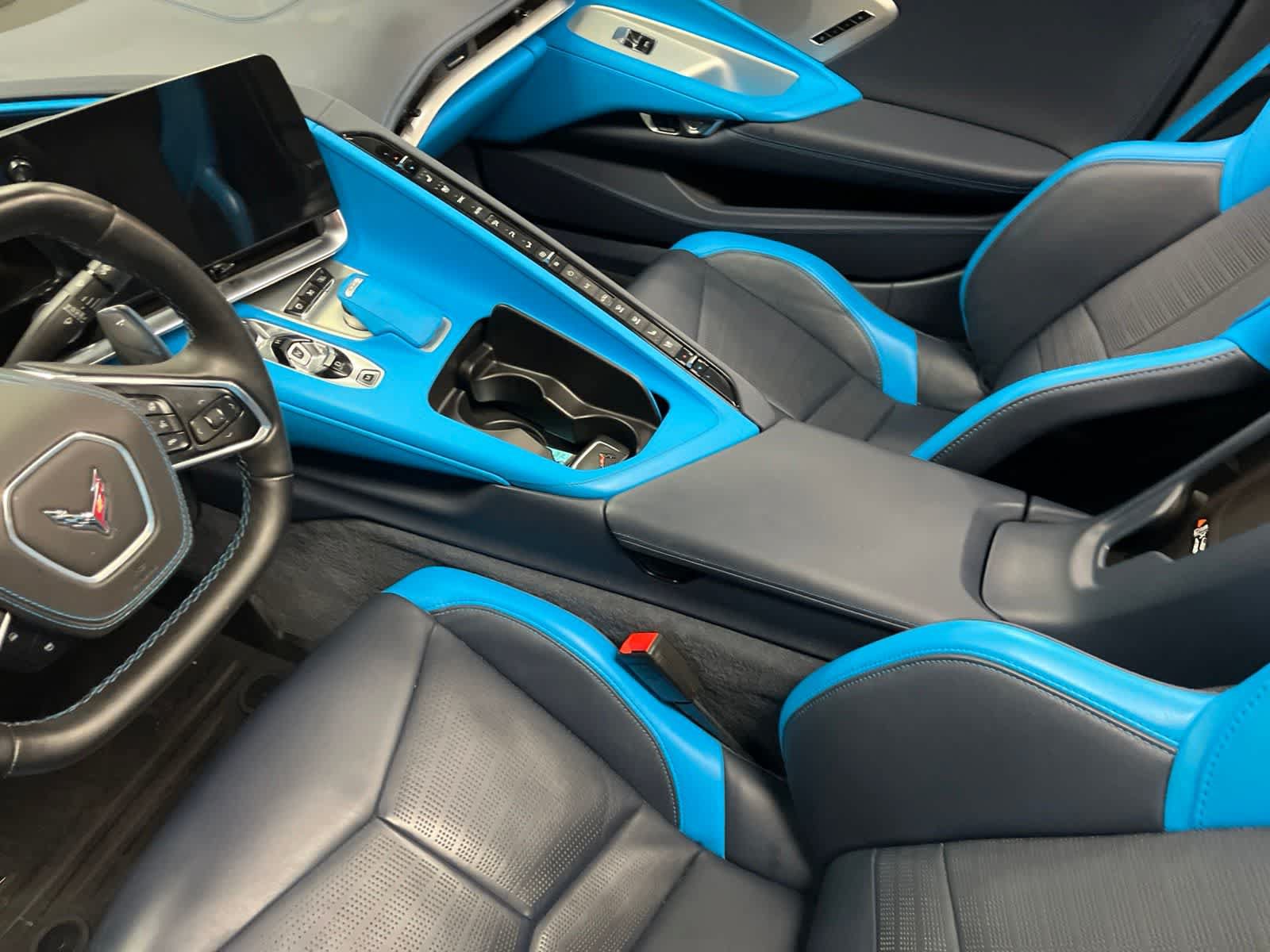 Used 2021 Chevrolet Corvette Stingray Premium Conv w/ Z51 Performance Package RWD image 32