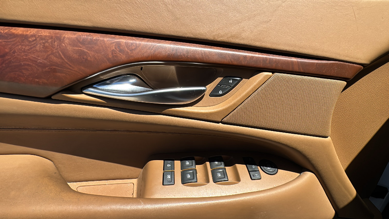 Used 2017 Cadillac Escalade Platinum image 13