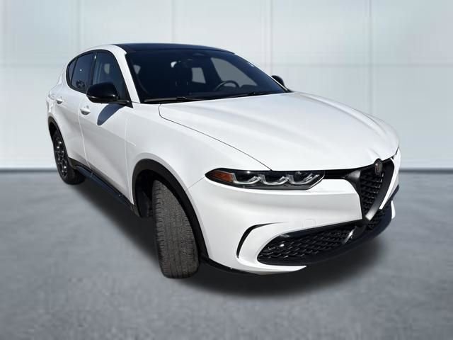 Used 2025 Alfa Romeo Tonale image 10