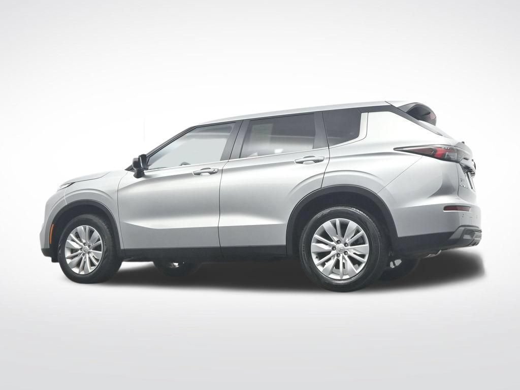 Used 2025 Mitsubishi Outlander ES AWD/4WD image 47