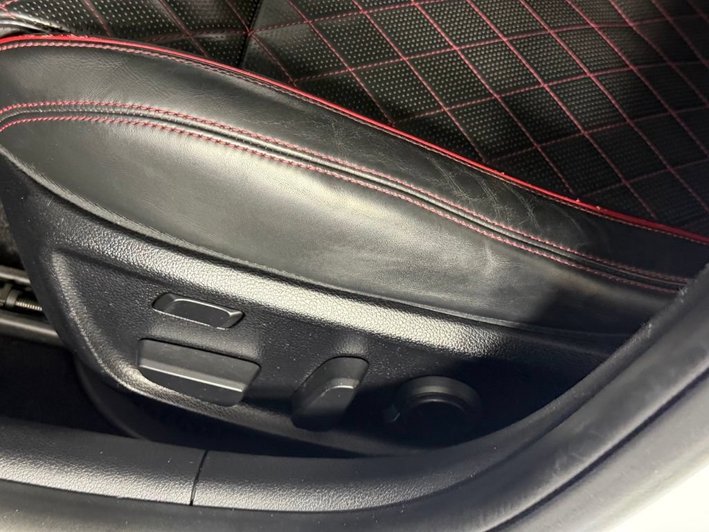 Used 2019 Genesis G70 3.3T Advanced w/ Sport Package RWD image 22