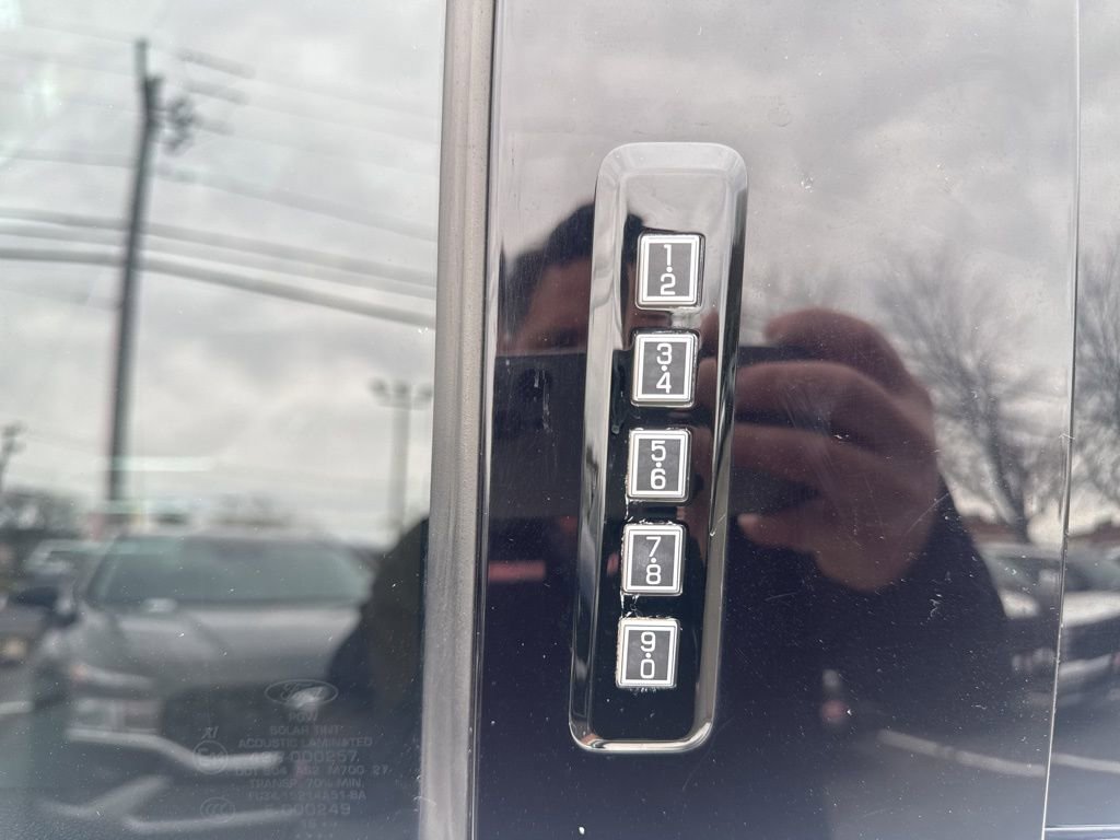 Used 2017 Ford F150 Limited AWD/4WD image 22