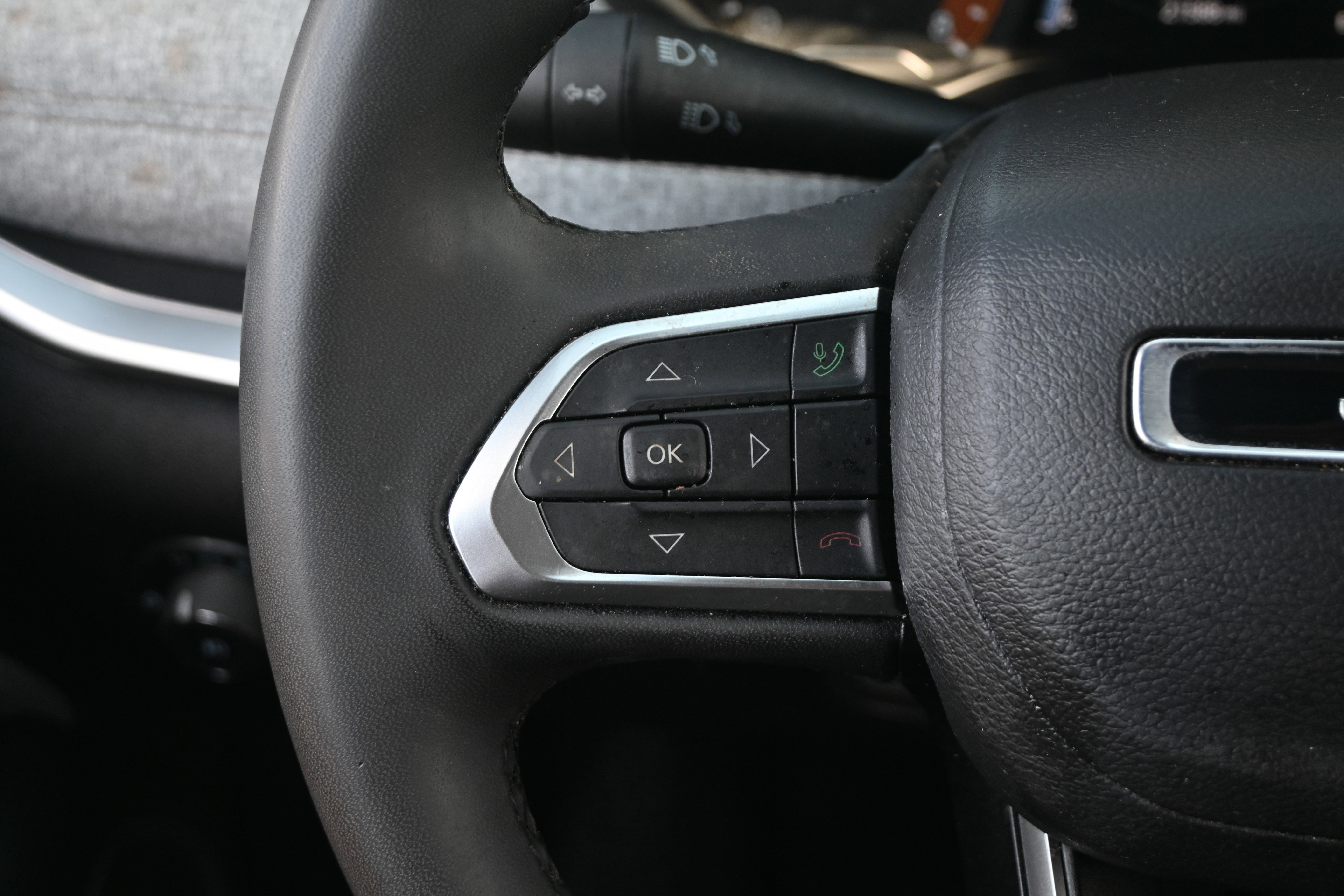 Used 2024 Jeep Compass Latitude AWD/4WD image 17