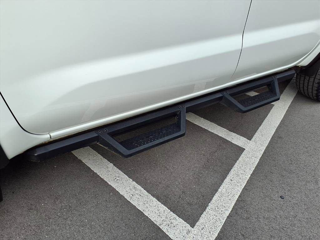 Used 2022 Nissan Frontier PRO-4X w/ Off-Road Protection Package image 10