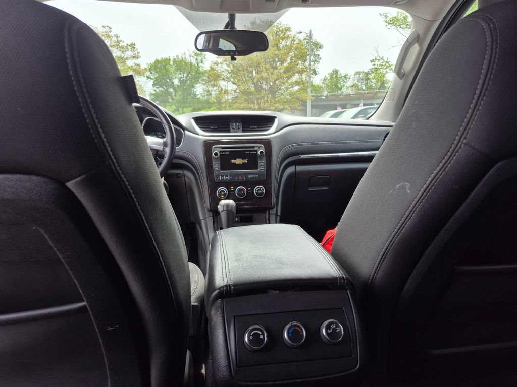 Used 2017 Chevrolet Traverse LT image 12