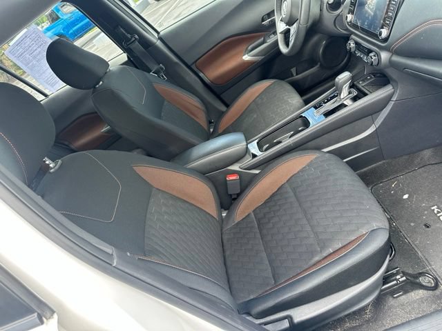 Used 2023 Nissan Kicks SR FWD image 10
