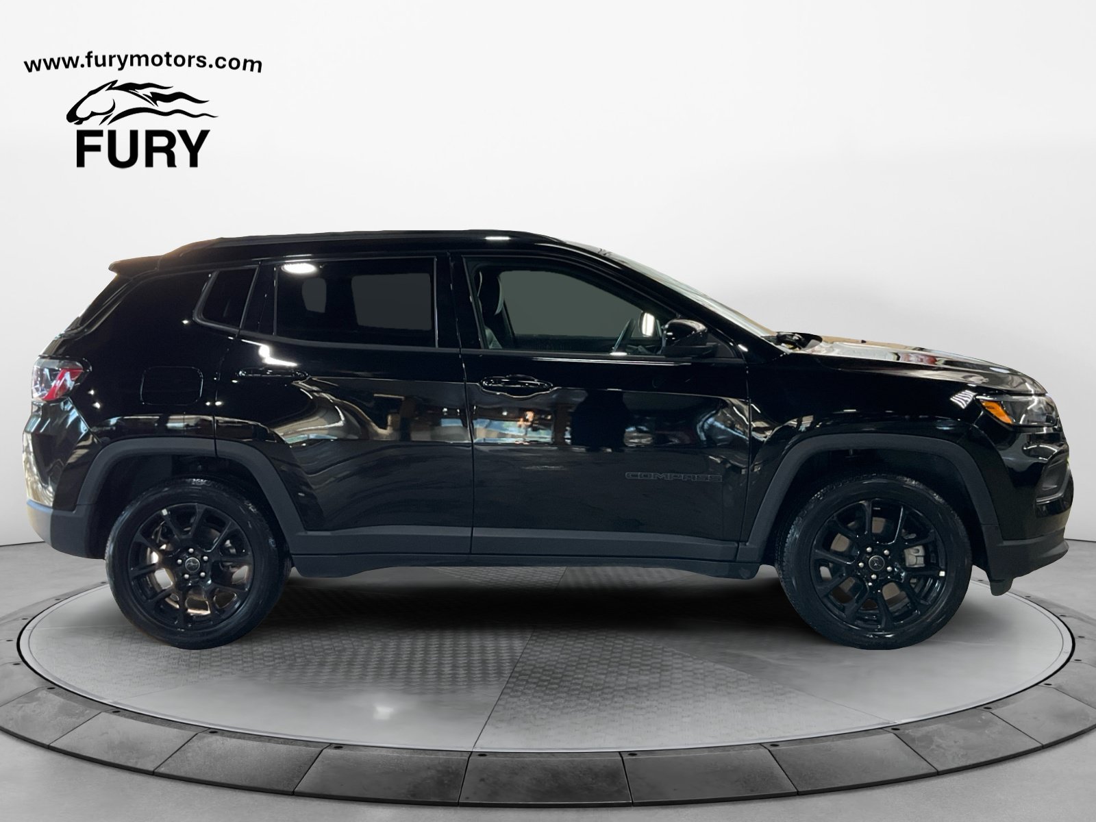 Used 2025 Jeep Compass Latitude w/ Altitude Special Edition AWD/4WD image 3