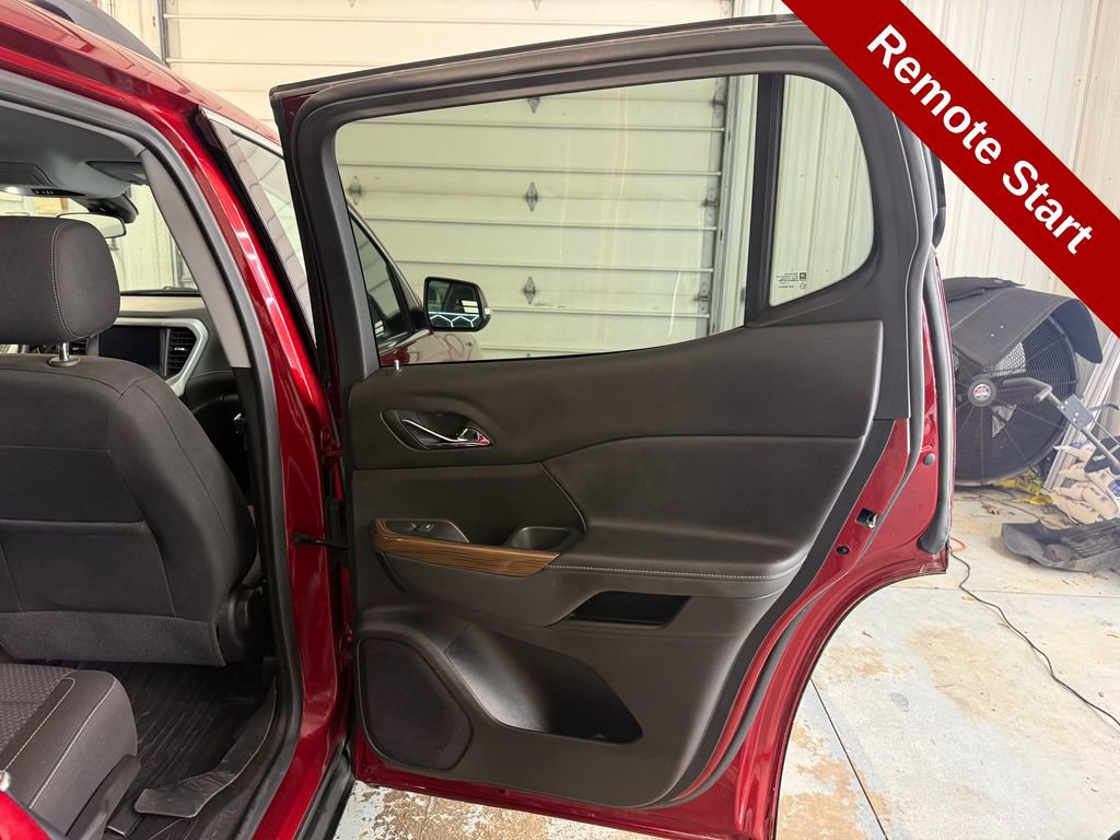 Used 2023 GMC Acadia SLE w/ Driver Convenience Package image 39