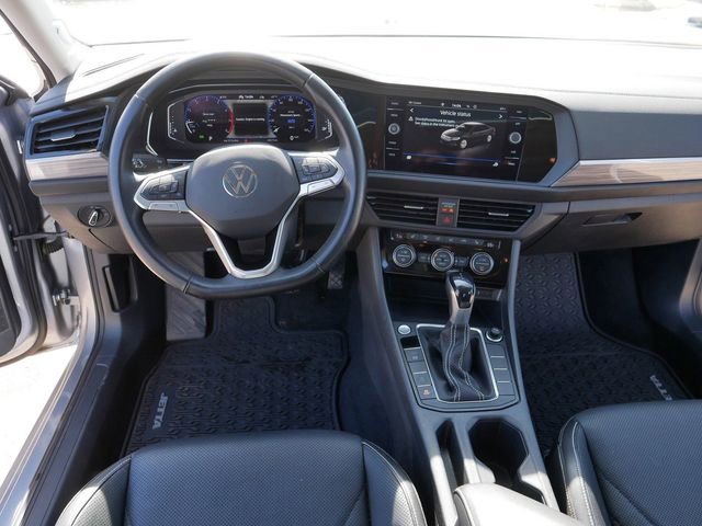 Certified 2022 Volkswagen Jetta SEL image 21