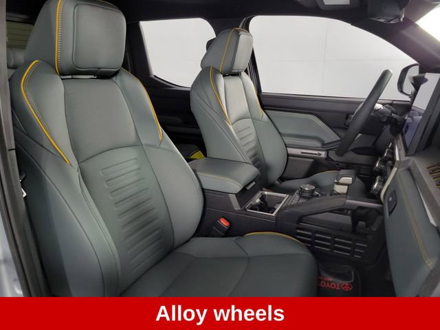 Used 2025 Toyota Tacoma Trailhunter image 14