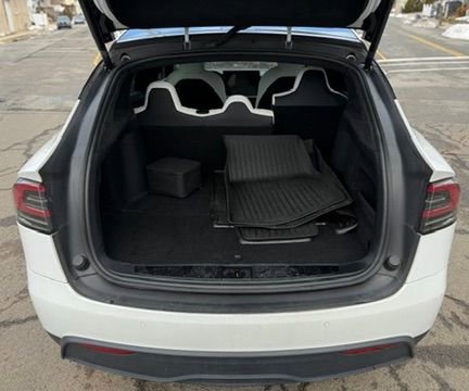 Used 2023 Tesla Model X image 25
